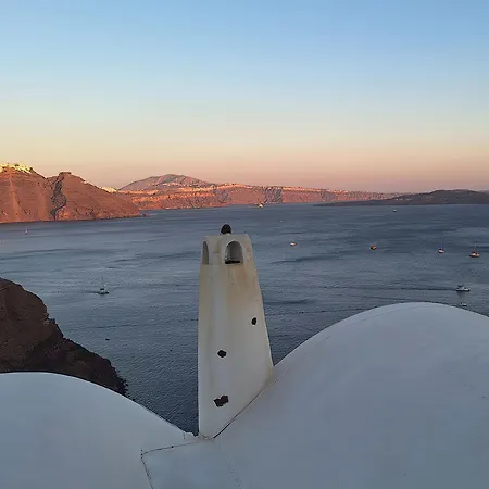 Lava Oia's イア