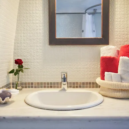 Lava Oia's Lägenhet *