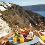 Lava Oia's
