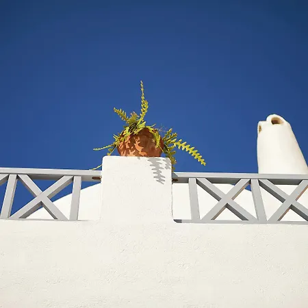 Lava Oia's Apartment