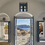 Lava Oia's *