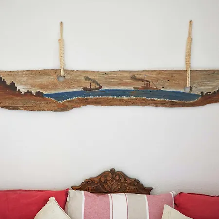 Апартаменты Lava Oia's *