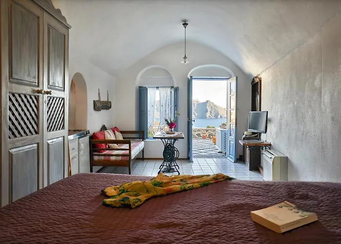 Lava Oia's Apartamento *